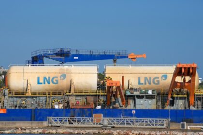 LNG storage tanks and marine energy infrastructure
